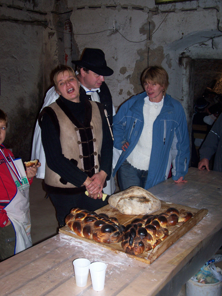 Elkészült Jusztina csülkös kenyere