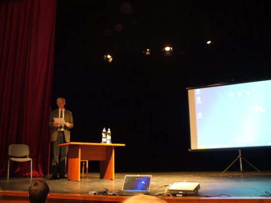 04 -- Feld István elnök megnyitja a konferenciát