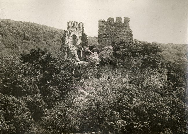A vár romjai a 20. század elején